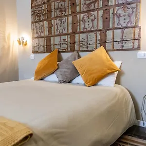https://tresca-charme-luxury-apartments.barihotels.org