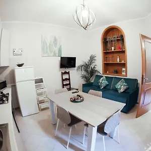 La Casa Di Madeleine , Milan Italy